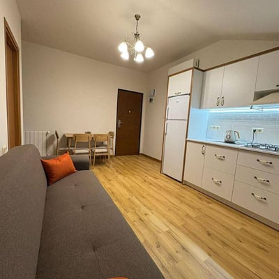 Alquiler de apartamento excelente y amueblado con terraza, 55 m², Batumi, Georgia