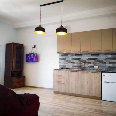 Location d'un appartement fonctionnel meublé, 60 m², Batoumi, Géorgie