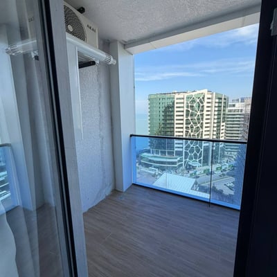 Location d'un studio compact meublé avec vue sur la mer, 37 m², Batoumi, Géorgie