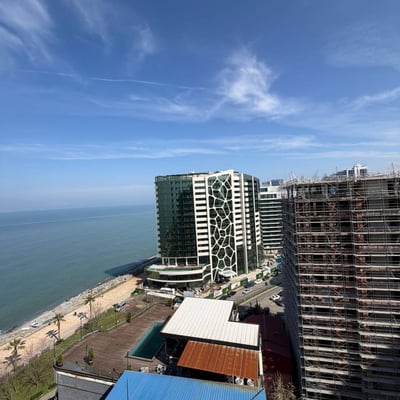 Location d'un studio compact meublé avec vue sur la mer, 37 m², Batoumi, Géorgie