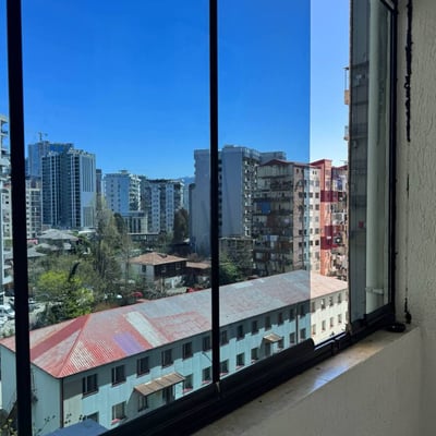 Location d'un appartement confortable et meublé, 55 m², Batoumi, Géorgie