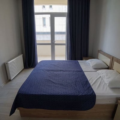 Vermietung einer geräumigen, möblierten Wohnung, 90 m², Batumi, Georgien