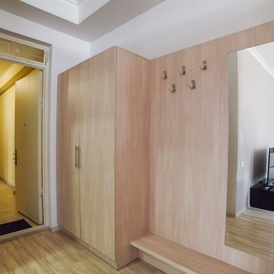 Vermietung einer geräumigen, möblierten Wohnung, 90 m², Batumi, Georgien