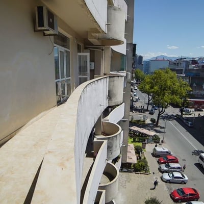 Vermietung einer geräumigen, möblierten Wohnung, 90 m², Batumi, Georgien