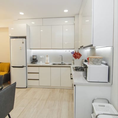 Alquiler de apartamento luminoso y nuevo, 75 m², Batumi, Georgia