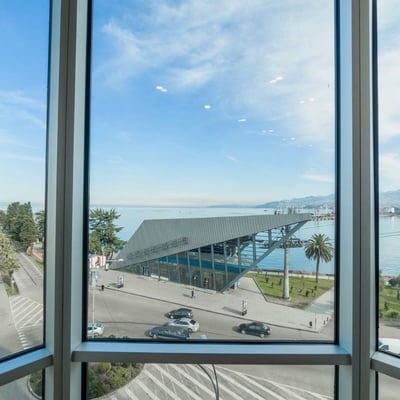 Location d'un appartement luxueux avec vue directe sur la mer, 115 m², Batoumi, Géorgie