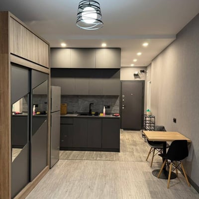 Аренда уютной, светлой студии с бассейном, Батуми, Грузия