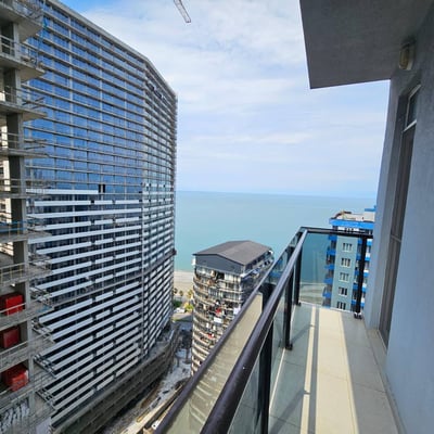 Location d'un appartement confortable et meublé avec balcon, 65 m², Batoumi, Géorgie