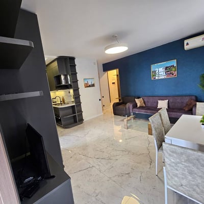 Location d'un appartement confortable et meublé avec balcon, 65 m², Batoumi, Géorgie