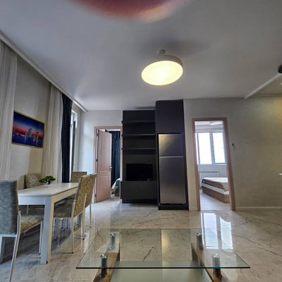 Vermietung einer komfortablen, möblierten Wohnung mit Balkon, 65 m², Batumi, Georgien