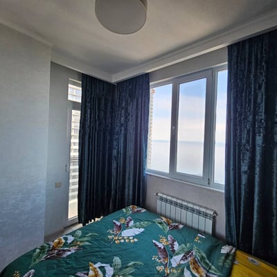 Vermietung einer komfortablen, möblierten Wohnung mit Balkon, 65 m², Batumi, Georgien