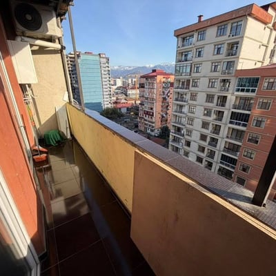 Аренда меблированной квартиры возле парка, Батуми, Грузия