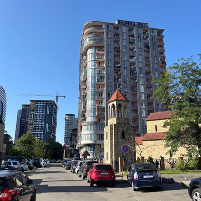 Miete einer komfortablen, möblierten Wohnung, Batumi, Georgien