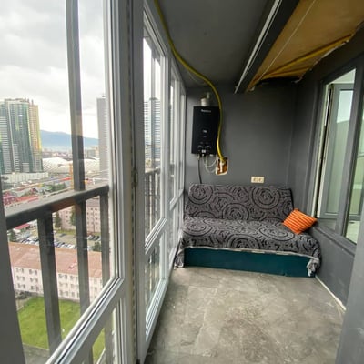 Miete einer komfortablen, möblierten Wohnung, Batumi, Georgien