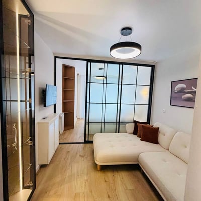 Vermietung einer hellen, stilvollen Wohnung, Blu Sky Tower, Batumi, Georgien