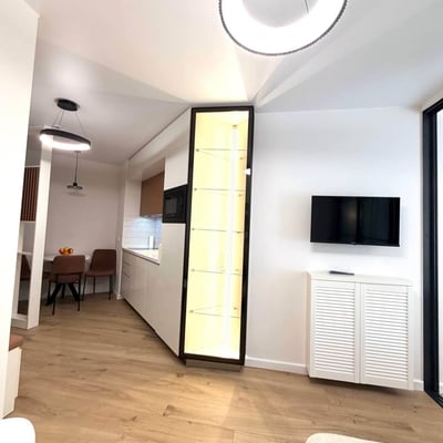 Vermietung einer hellen, stilvollen Wohnung, Blu Sky Tower, Batumi, Georgien