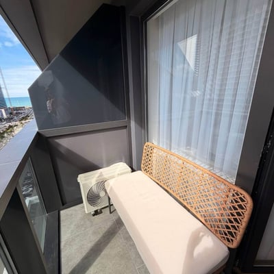 Vermietung einer hellen, stilvollen Wohnung, Blu Sky Tower, Batumi, Georgien