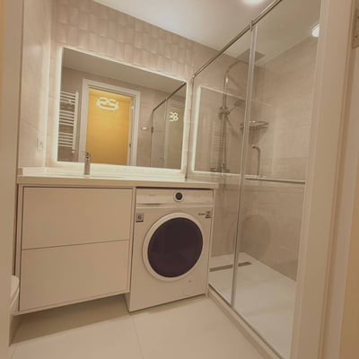 Location d'un studio lumineux et cosy, 32 m², Blue Sky Tower, Batoumi, Géorgie