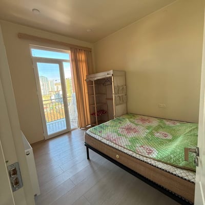 Location d'un appartement lumineux et meublé avec balcon, 48 m², Batoumi, Géorgie