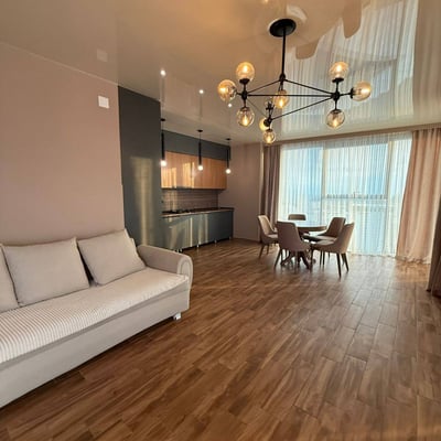 Location d'un appartement lumineux et spacieux avec belle vue, 80 m², Black Sea Tower, Batoumi, Géorgie