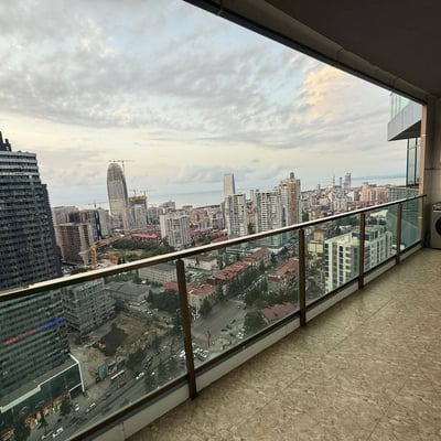 Location d'un appartement lumineux et spacieux avec belle vue, 80 m², Black Sea Tower, Batoumi, Géorgie
