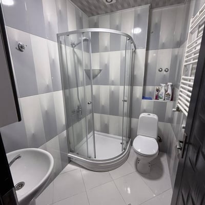Vermietung einer hellen, komfortablen Wohnung mit Balkon, 55 m², Batumi, Georgien