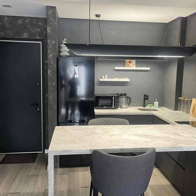 Alquiler de apartamento acogedor y moderno con balcón, Batumi, Georgia
