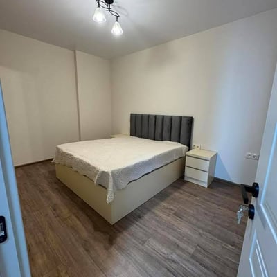 Alquiler de apartamento luminoso y amplio con balcón, Batumi, Georgia