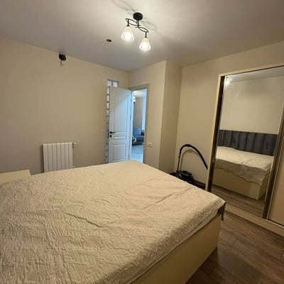 Alquiler de apartamento luminoso y amplio con balcón, Batumi, Georgia