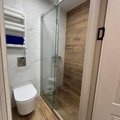 Alquiler de apartamento luminoso y amplio con balcón, Batumi, Georgia