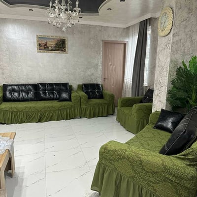 Alquiler de apartamento amplio y confortable con balcón, 71 m², Batumi, Georgia
