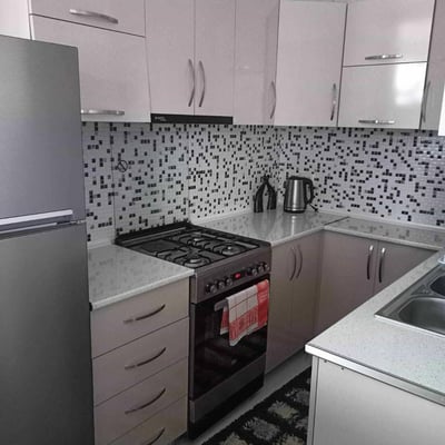 Alquiler de apartamento amplio y confortable con balcón, 71 m², Batumi, Georgia