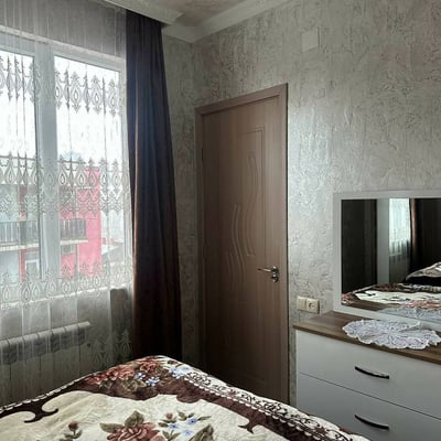 Vermietung einer geräumigen, komfortablen Wohnung mit Balkon, 71 m², Batumi, Georgien