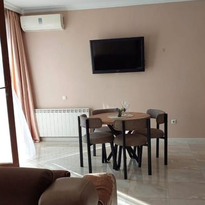 Vermietung einer gemütlichen, geräumigen Wohnung, 90 m², Alt-Batumi, Batumi, Georgien