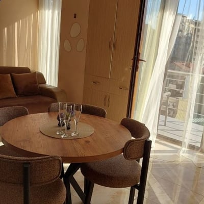 Vermietung einer gemütlichen, geräumigen Wohnung, 90 m², Alt-Batumi, Batumi, Georgien