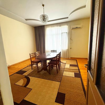 Vermietung einer geräumigen, komfortablen Wohnung, 90 m², Alt-Batumi, Batumi, Georgien