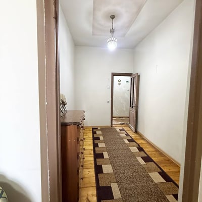 Vermietung einer geräumigen, komfortablen Wohnung, 90 m², Alt-Batumi, Batumi, Georgien
