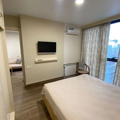 Vermietung einer hellen, stilvollen Wohnung, Blu Sky Tower, Batumi, Georgien