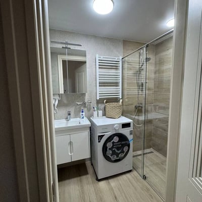 Vermietung einer hellen, stilvollen Wohnung, Blu Sky Tower, Batumi, Georgien