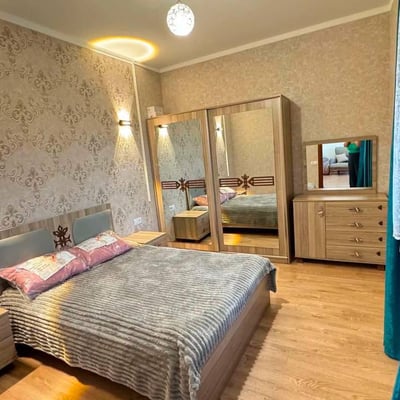 Alquiler de apartamento luminoso y espacioso de 90 m², Batumi, Georgia