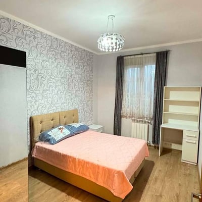 Alquiler de apartamento luminoso y espacioso de 90 m², Batumi, Georgia