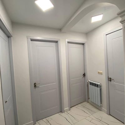 Miete einer großzügigen, möblierten 80 m² Wohnung, Batumi, Georgien
