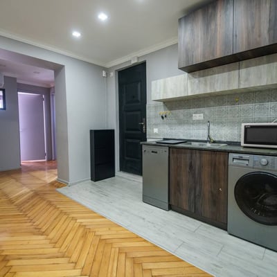 Apartamento luminoso 60m² en alquiler cerca del mar, Viejo Batumi, Georgia