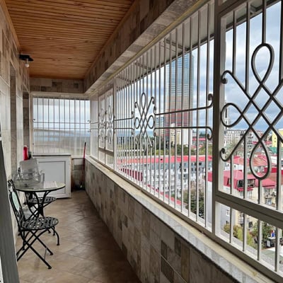 Apartamento espacioso 147m² en alquiler cerca del parque, Batumi, Georgia