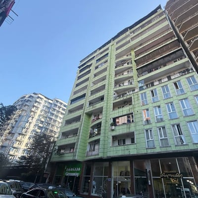 Apartamento espacioso 147m² en alquiler cerca del parque, Batumi, Georgia