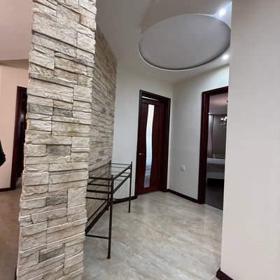 Apartamento espacioso 147m² en alquiler cerca del parque, Batumi, Georgia