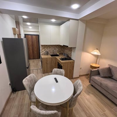 Apartamento luminoso 40m² con aparcamiento en alquiler, Batumi, Georgia