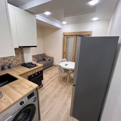 Apartamento luminoso 40m² con aparcamiento en alquiler, Batumi, Georgia