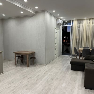 Appartement lumineux et spacieux 85m² à louer, Batoumi, Géorgie