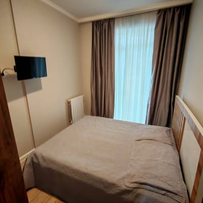 Appartement moderne et lumineux avec balcon à louer, Batoumi, Géorgie